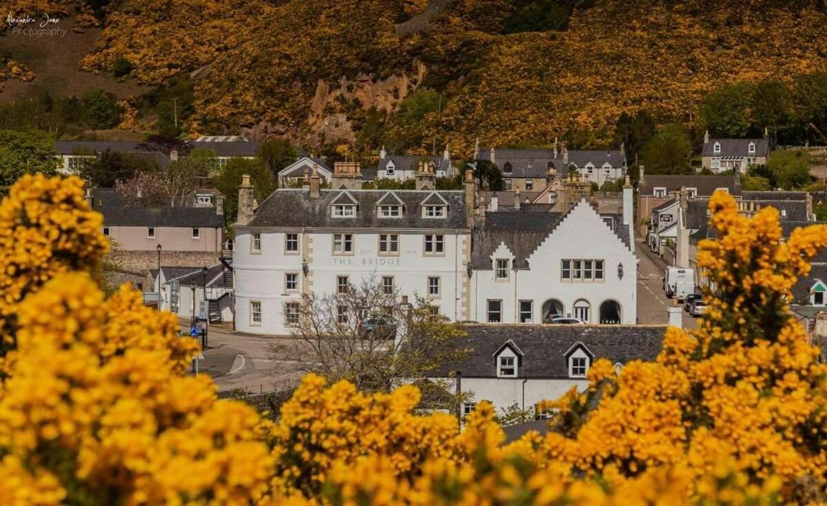 Hotel The Bridge Helmsdale Exterior foto